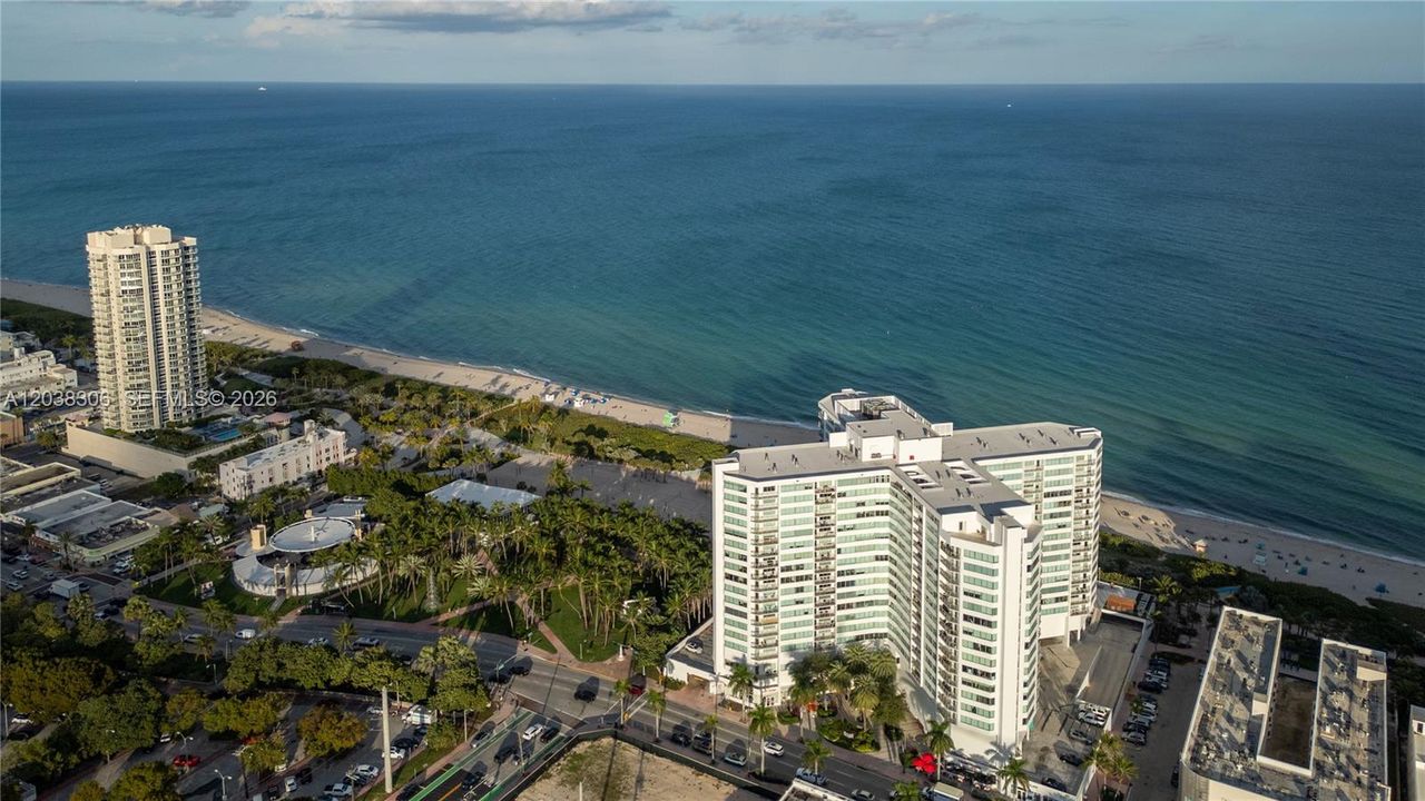 For Sale: $1,199,000 (2 beds, 2 baths, 1455 Square Feet)