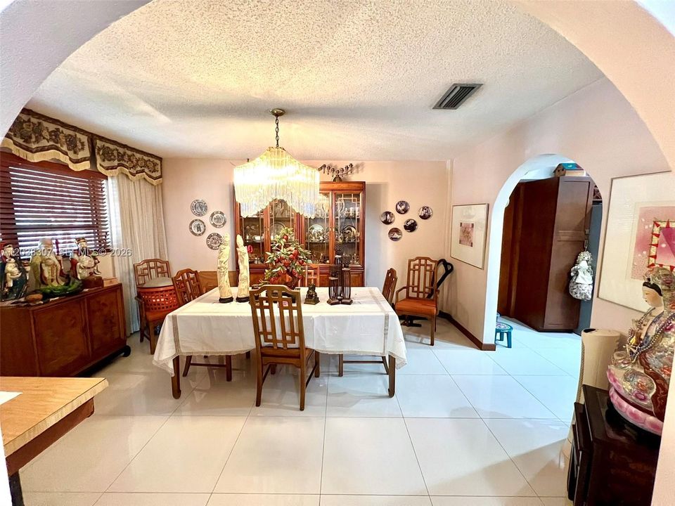 На продажу: $1,195,000 (5 спален, 4 ванн, 2539 Квадратных фут)