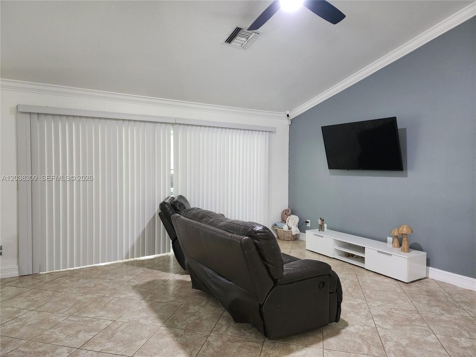 For Sale: $525,000 (3 beds, 2 baths, 1695 Square Feet)
