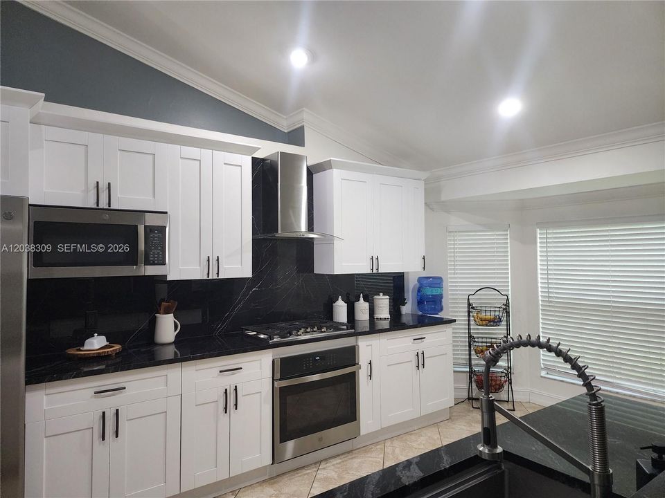 For Sale: $525,000 (3 beds, 2 baths, 1695 Square Feet)