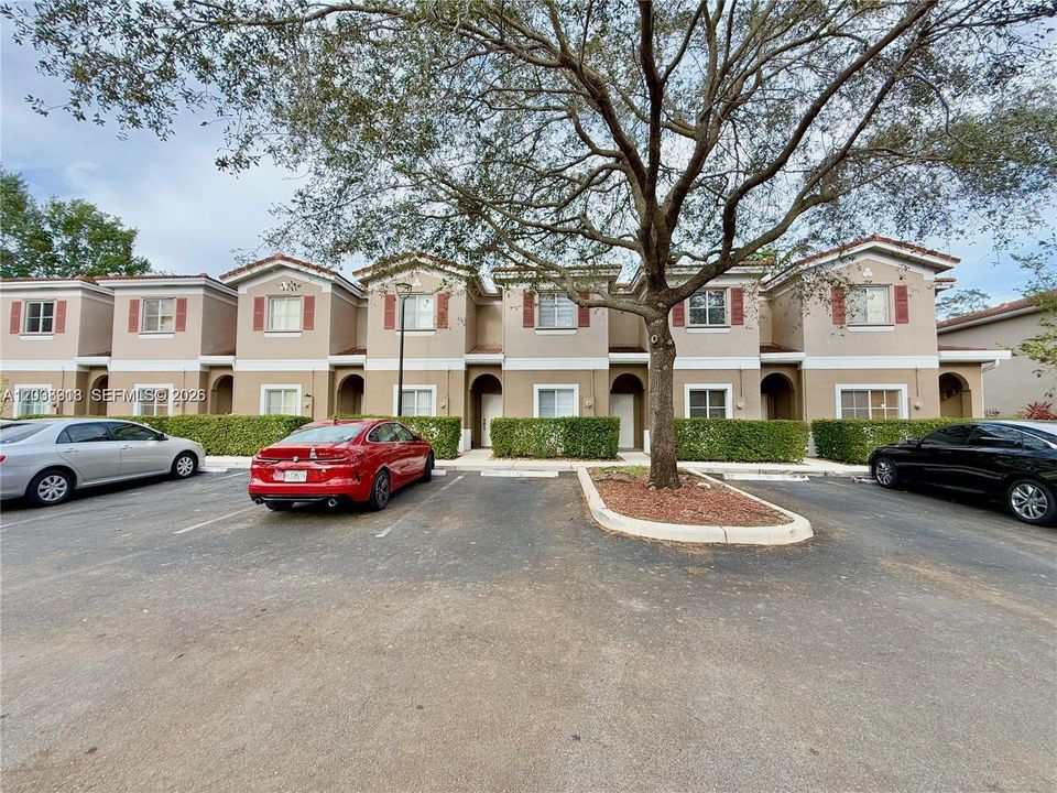 For Rent: $3,000 (3 beds, 3 baths, 1528 Square Feet)