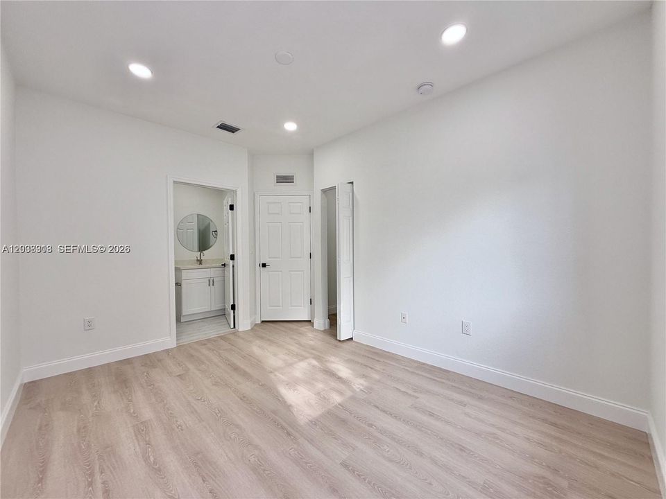 For Rent: $3,000 (3 beds, 3 baths, 1528 Square Feet)