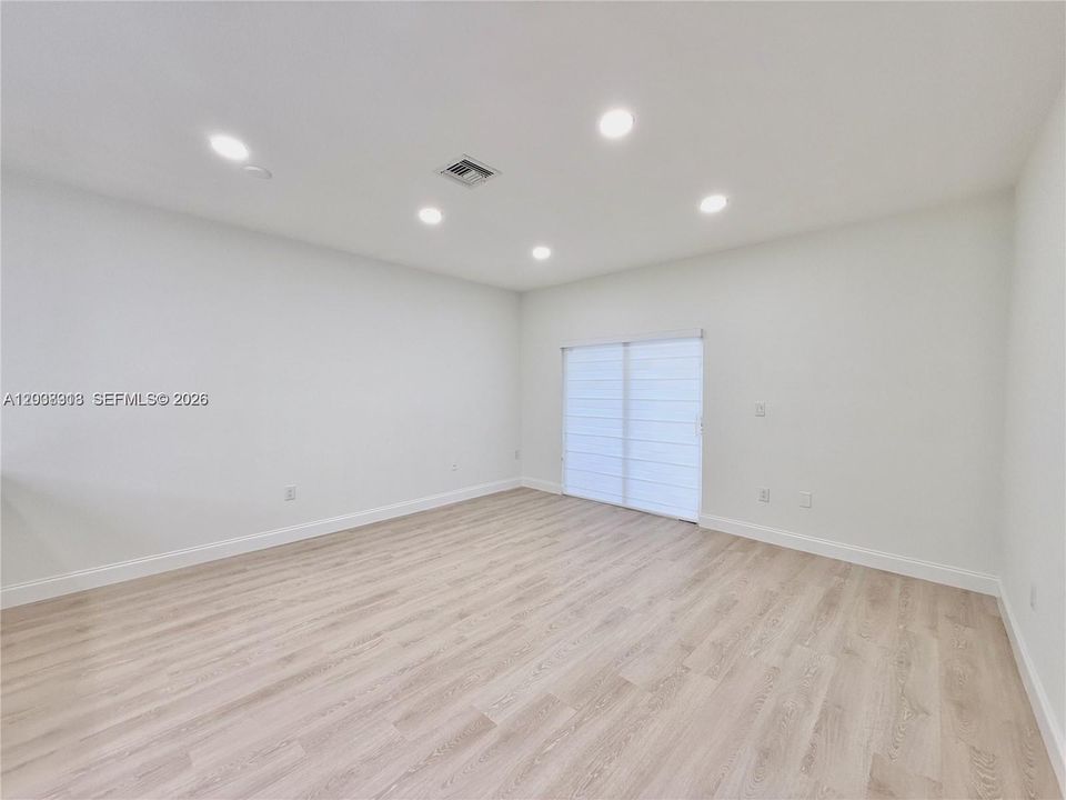 For Rent: $3,000 (3 beds, 3 baths, 1528 Square Feet)
