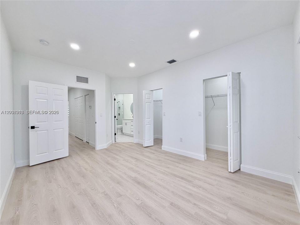 For Rent: $3,000 (3 beds, 3 baths, 1528 Square Feet)