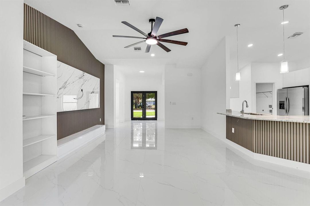 1207 Desoto Ave, Lehigh Acres, FL 33972