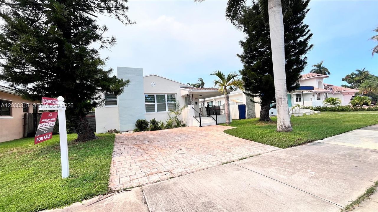For Sale: $685,000 (3 beds, 2 baths, 1680 Square Feet)