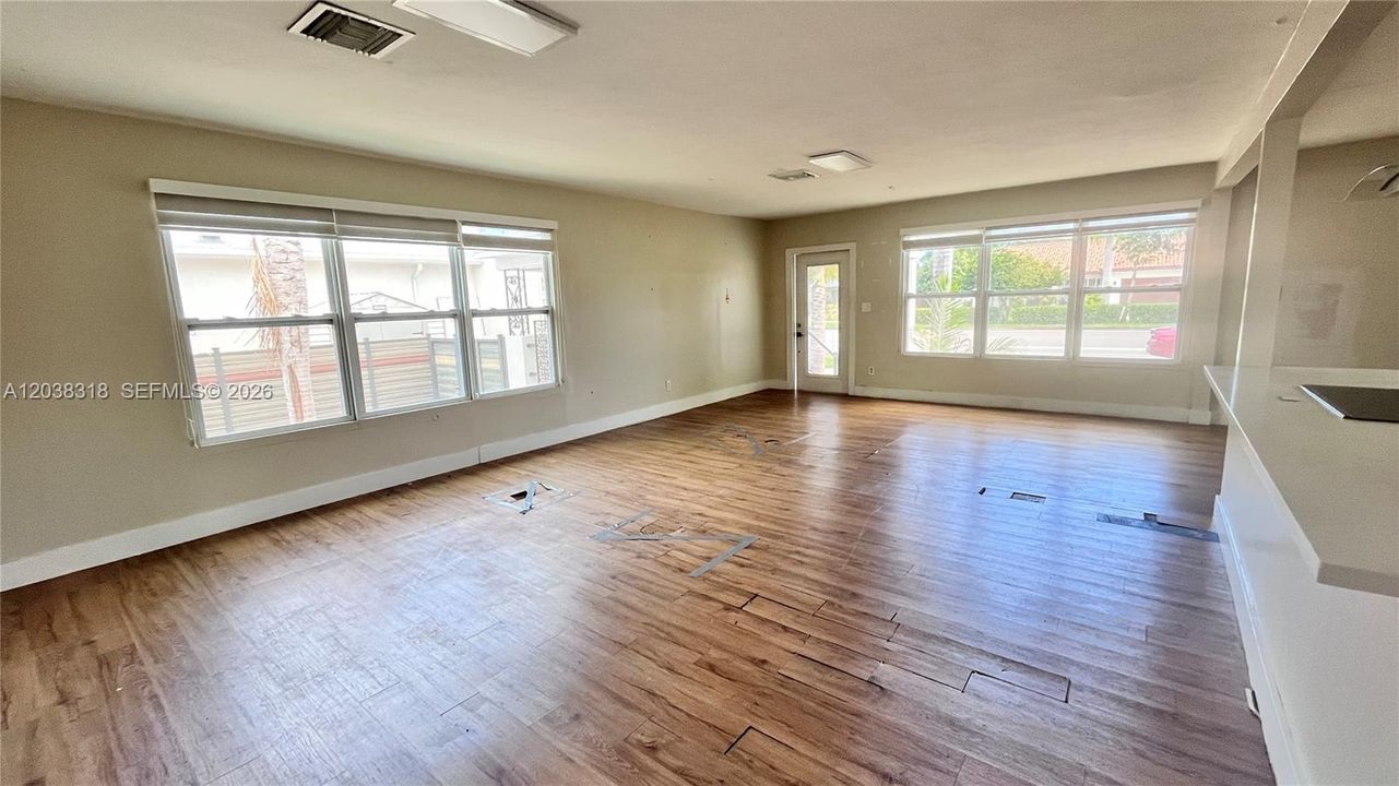 For Sale: $685,000 (3 beds, 2 baths, 1680 Square Feet)