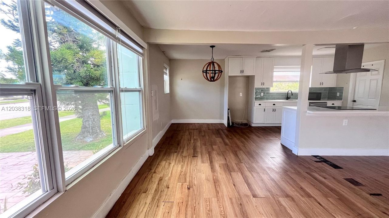 For Sale: $685,000 (3 beds, 2 baths, 1680 Square Feet)