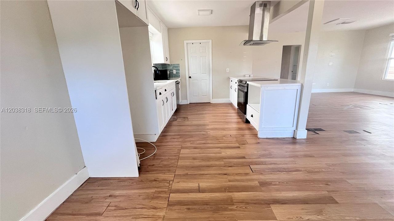 For Sale: $685,000 (3 beds, 2 baths, 1680 Square Feet)