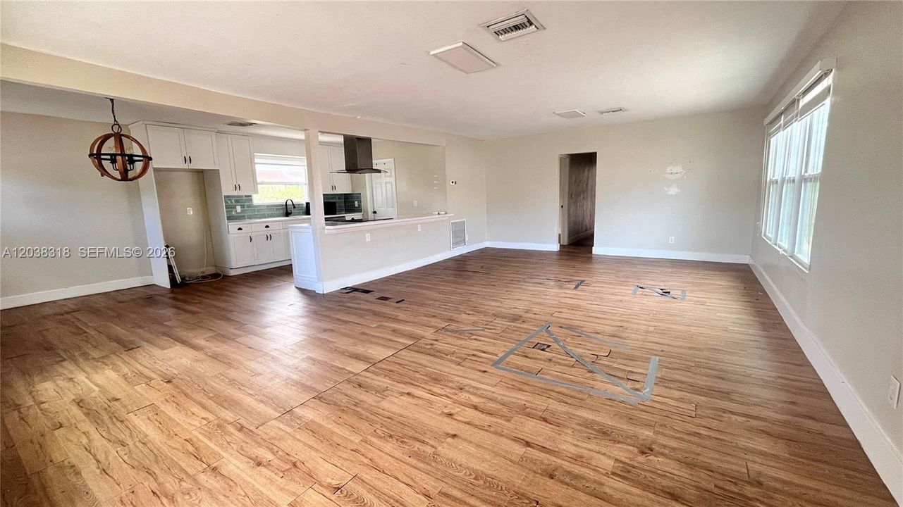 For Sale: $685,000 (3 beds, 2 baths, 1680 Square Feet)
