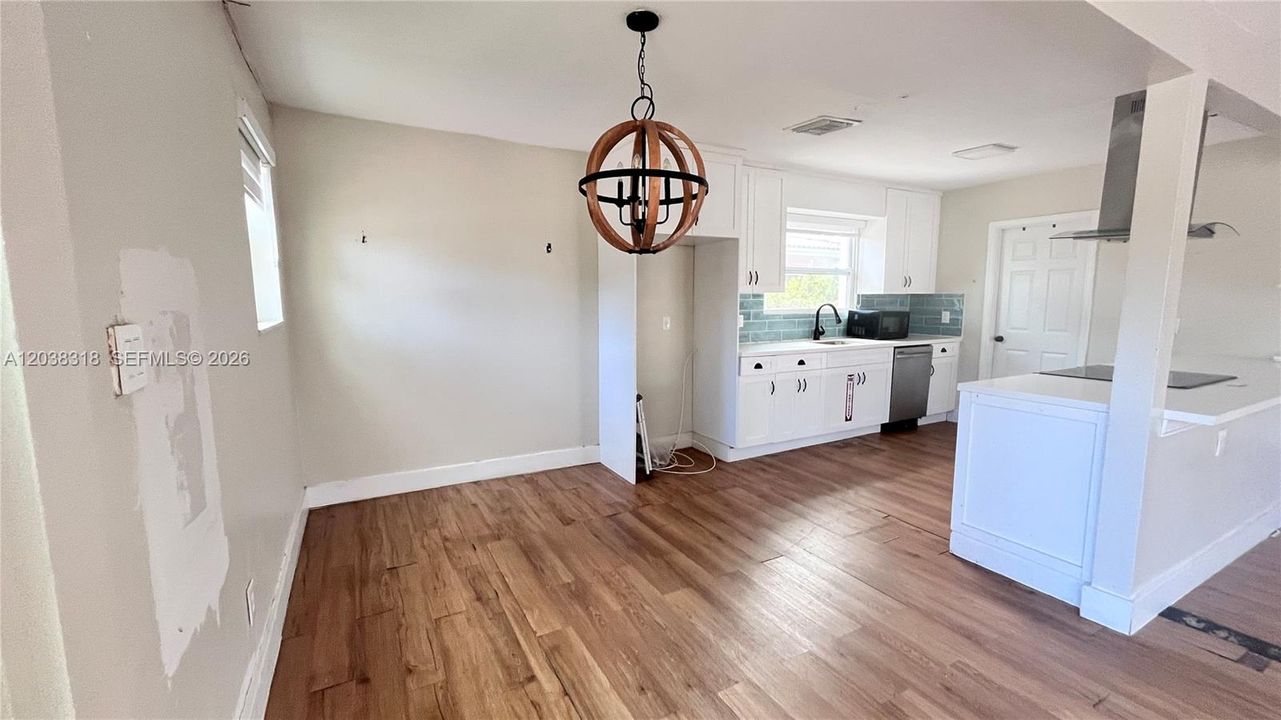 For Sale: $685,000 (3 beds, 2 baths, 1680 Square Feet)