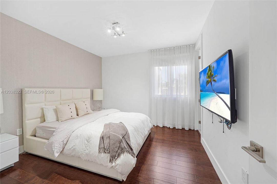 В аренду: $16,000 (6 спален, 7 ванн, 4119 Квадратных фут)