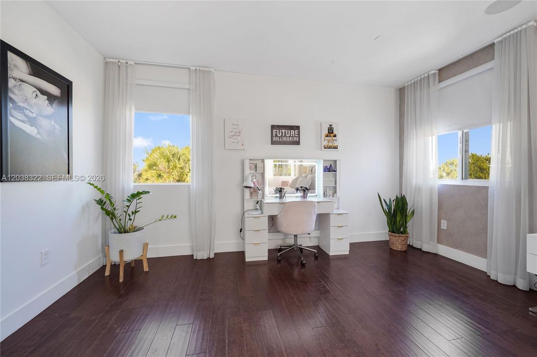 В аренду: $16,000 (6 спален, 7 ванн, 4119 Квадратных фут)