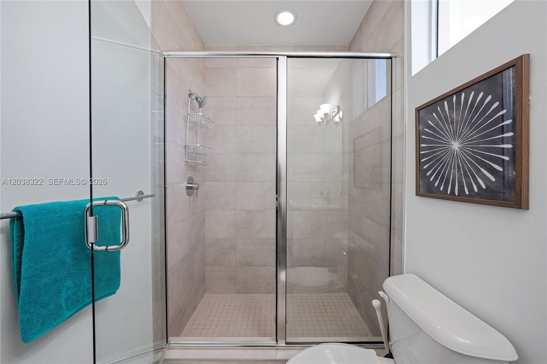 В аренду: $16,000 (6 спален, 7 ванн, 4119 Квадратных фут)