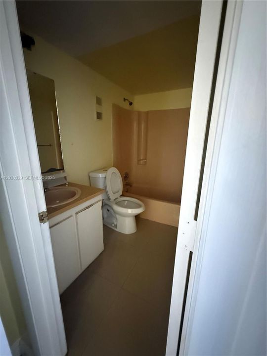 В аренду: $2,100 (2 спален, 2 ванн, 832 Квадратных фут)