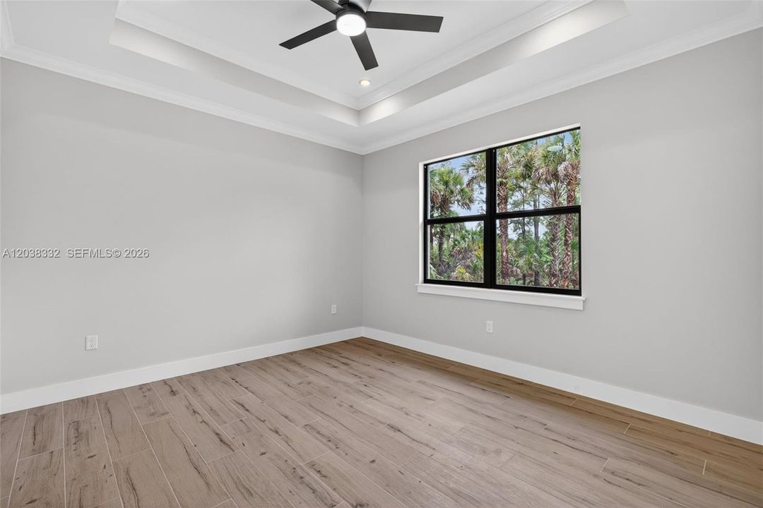 For Sale: $319,000 (4 beds, 2 baths, 1586 Square Feet)