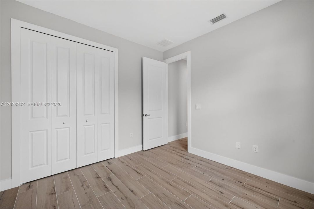 For Sale: $319,000 (4 beds, 2 baths, 1586 Square Feet)