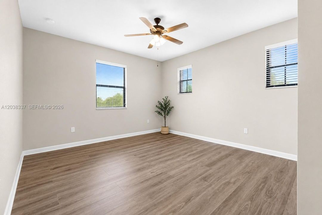 В аренду: $4,500 (5 спален, 3 ванн, 3468 Квадратных фут)