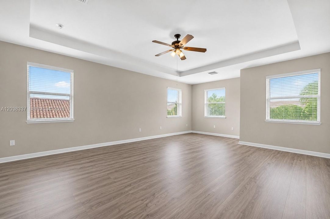 В аренду: $4,500 (5 спален, 3 ванн, 3468 Квадратных фут)