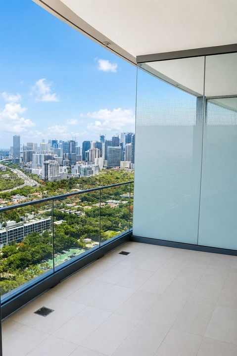 For Sale: $3,950,000 (3 beds, 3 baths, 1946 Square Feet)