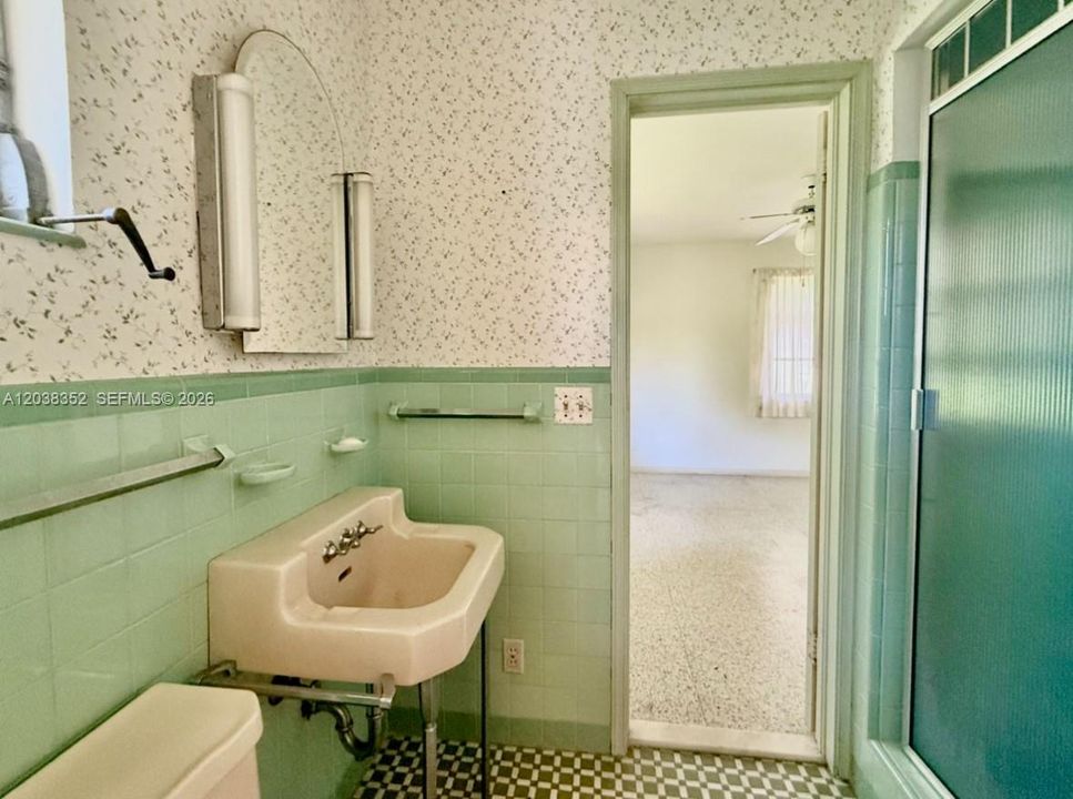 2nd Bathroom