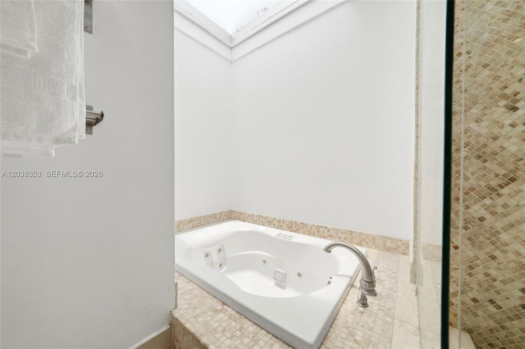 For Sale: $580,000 (4 beds, 3 baths, 1315 Square Feet)