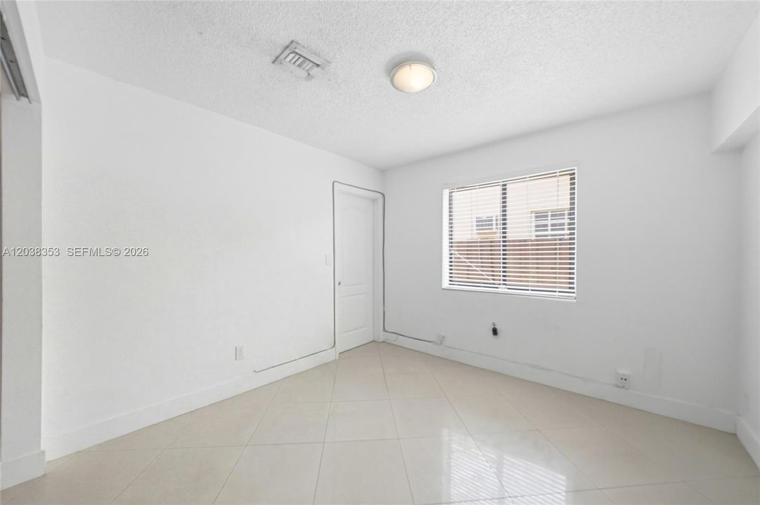 For Sale: $580,000 (4 beds, 3 baths, 1315 Square Feet)