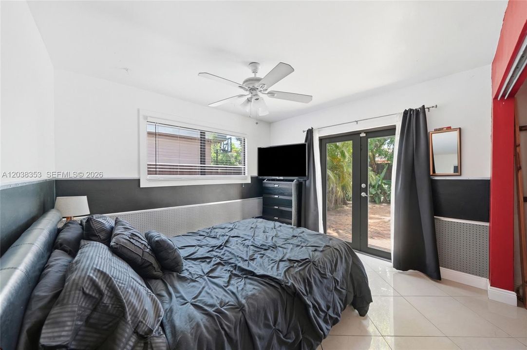 For Sale: $580,000 (4 beds, 3 baths, 1315 Square Feet)