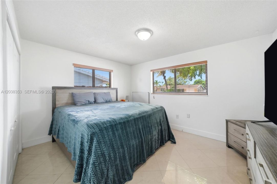 For Sale: $580,000 (4 beds, 3 baths, 1315 Square Feet)