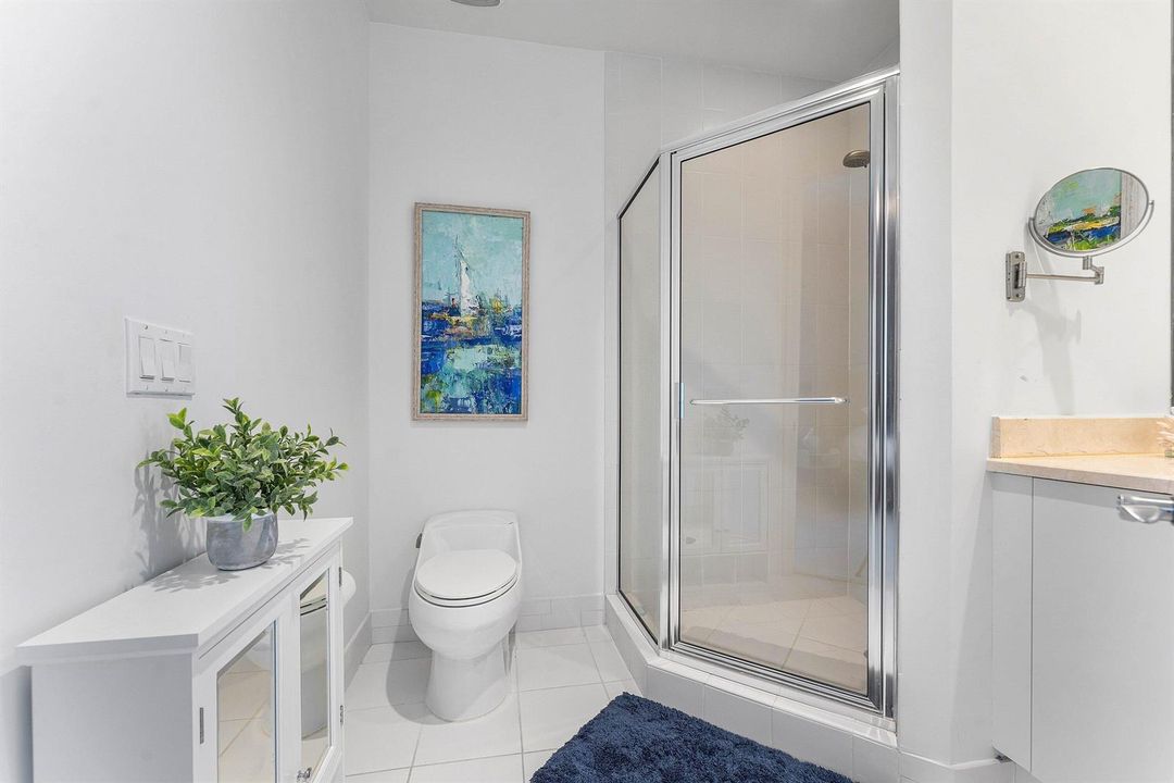 Guest Ensuite Bath