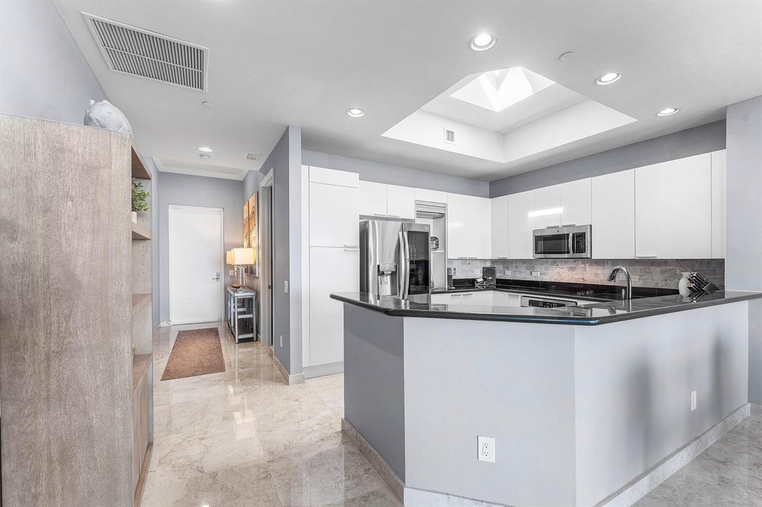 Granite Kitchen w Skylight