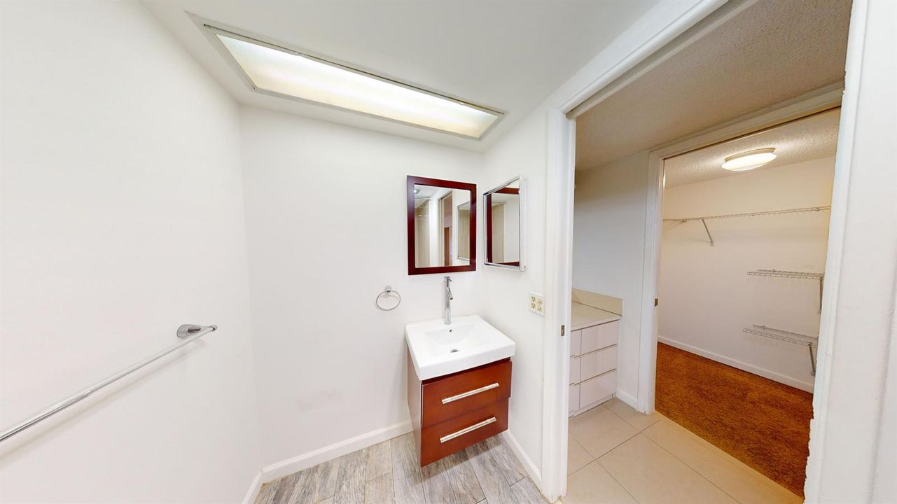 Bathroom (4)