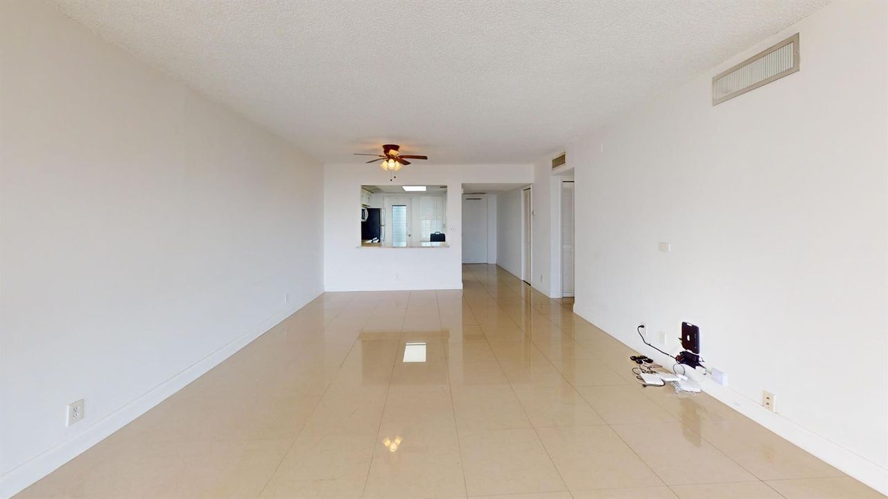 Living Room (14)