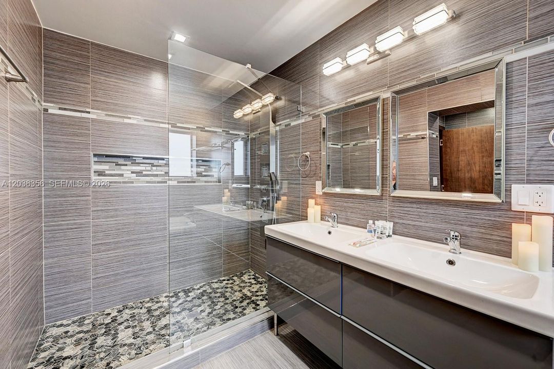 2nd Bathroom