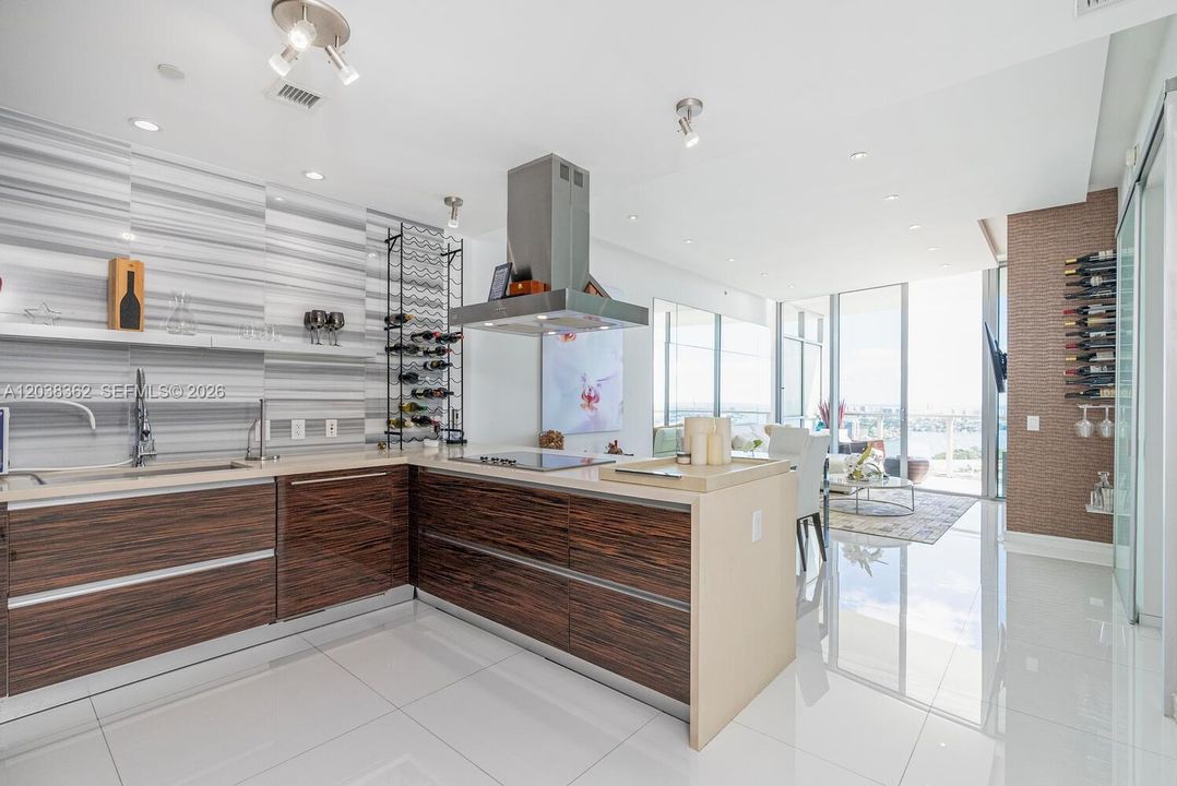 For Rent: $6,600 (2 beds, 2 baths, 1498 Square Feet)