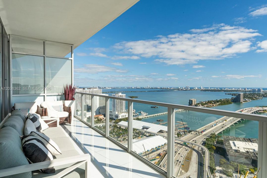 For Rent: $6,600 (2 beds, 2 baths, 1498 Square Feet)