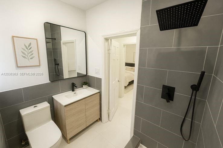 For Rent: $4,500 (3 beds, 2 baths, 1000 Square Feet)