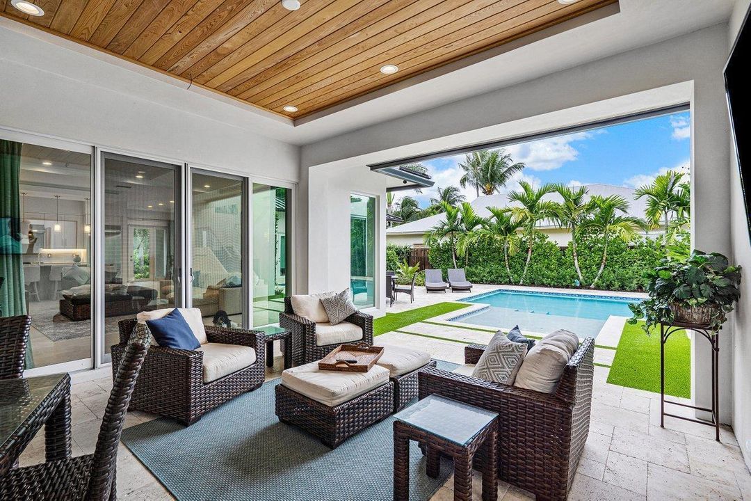 Outdoor living room