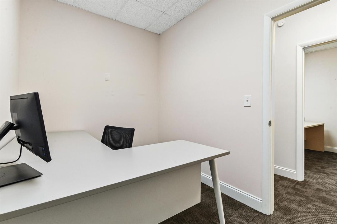 13 office 06