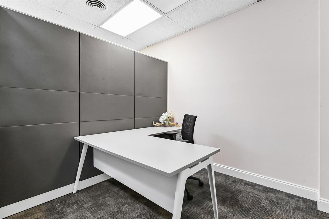 17 office 07