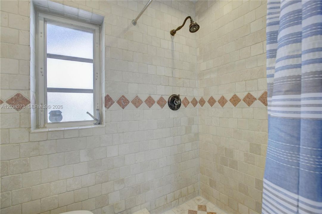 В аренду: $5,900 (4 спален, 3 ванн, 2243 Квадратных фут)