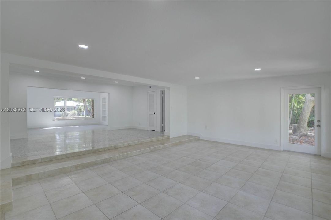 В аренду: $5,900 (4 спален, 3 ванн, 2243 Квадратных фут)
