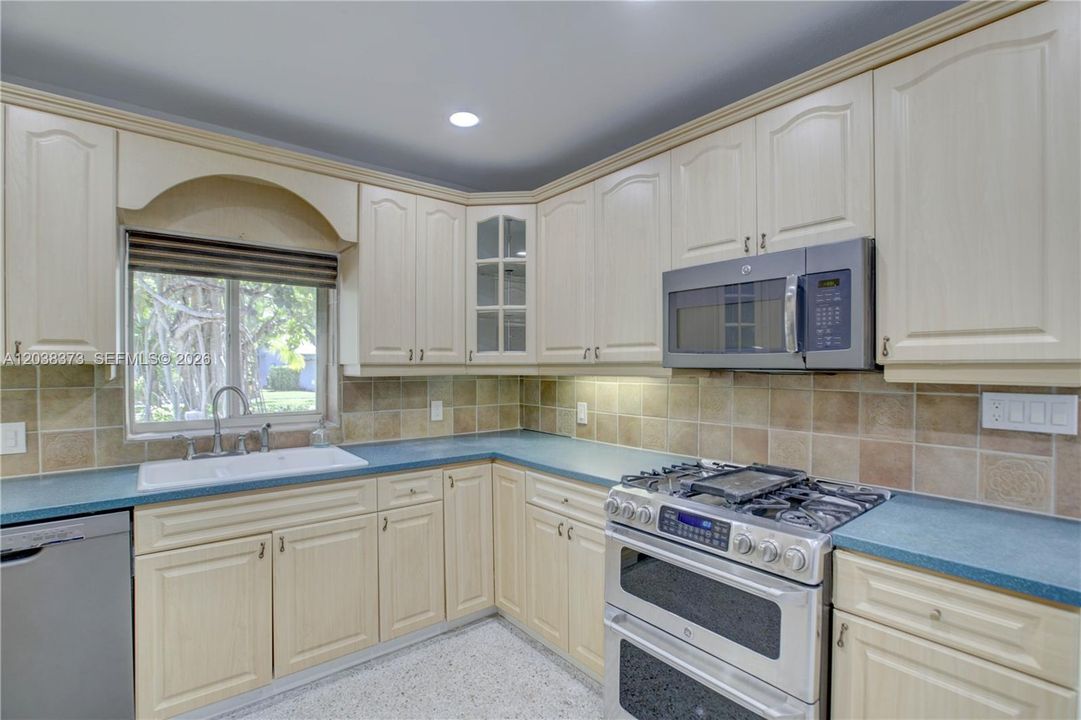 В аренду: $5,900 (4 спален, 3 ванн, 2243 Квадратных фут)