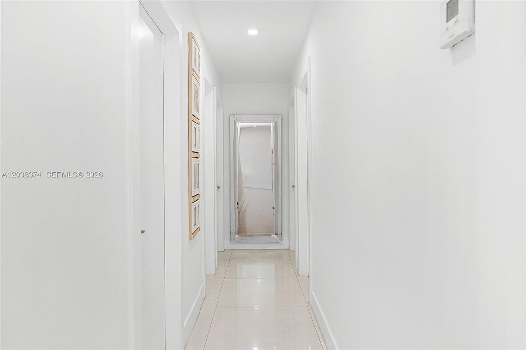 На продажу: $890,000 (4 спален, 2 ванн, 1987 Квадратных фут)