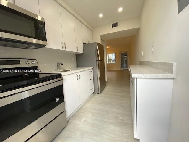 В аренду: $2,400 (2 спален, 1 ванн, 725 Квадратных фут)