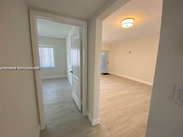 В аренду: $2,400 (2 спален, 1 ванн, 725 Квадратных фут)