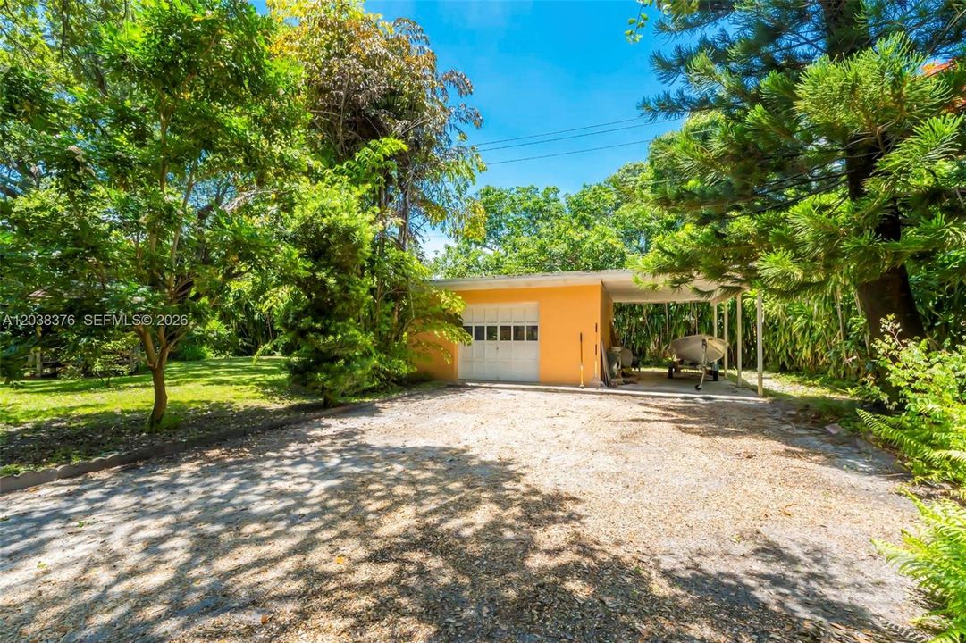 garage and carport