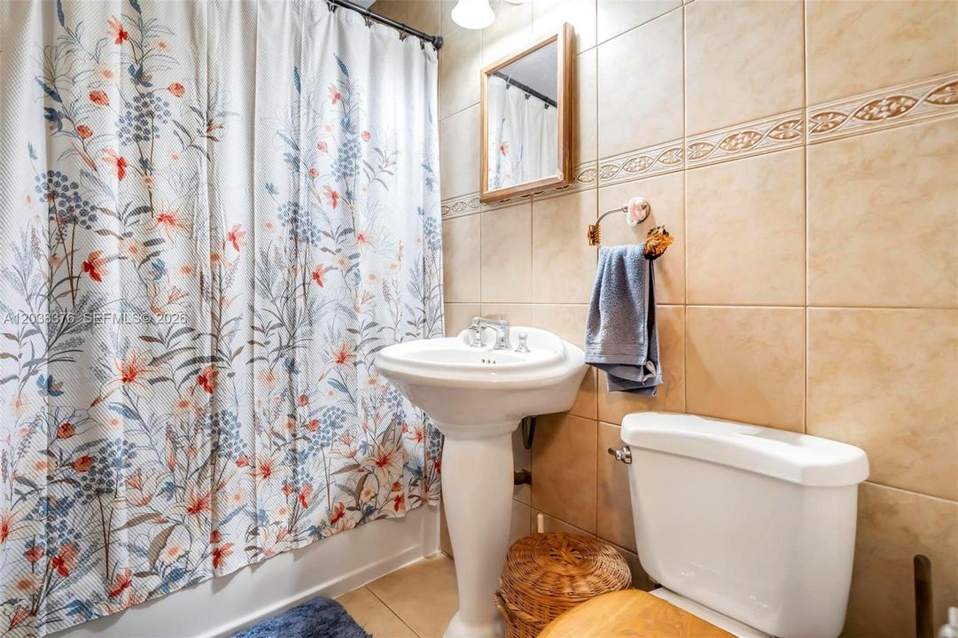 На продажу: $629,000 (3 спален, 1 ванн, 1421 Квадратных фут)