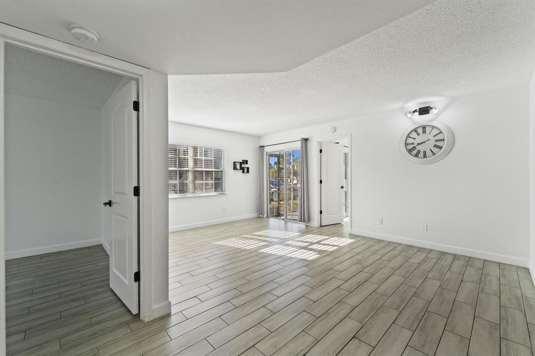 Living Area (2)