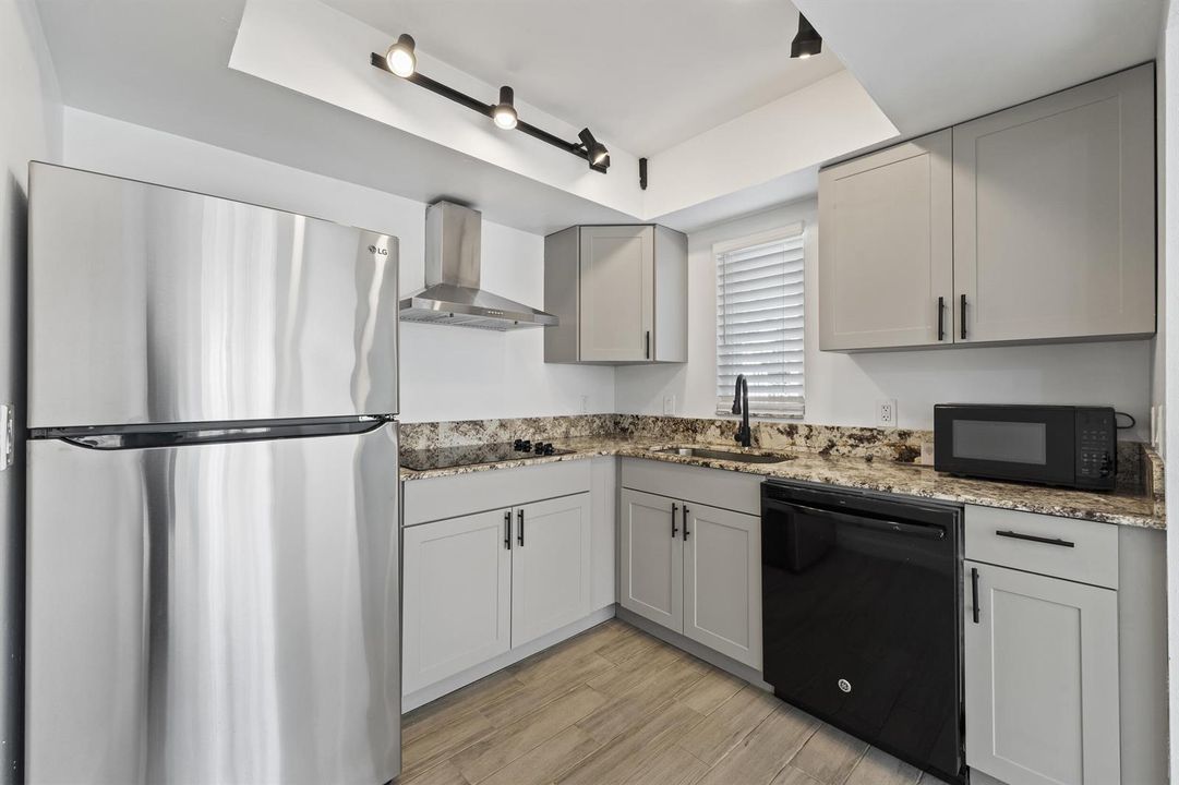 Kitchen (2)